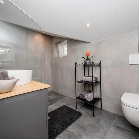 Apartament **** Auf Der Insel Rab